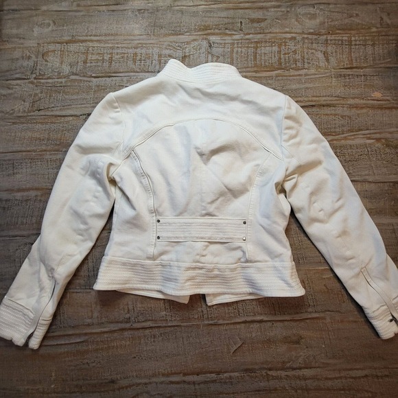 White House Black Market Ivory Ruffle Blazer - Picture 6 of 6